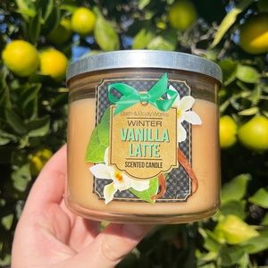 Winter Vanilla Latte bath and body works candle winter market collection